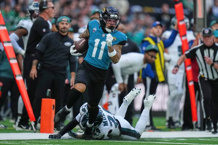 Halftime update: Jaguars trailing Eagles after sluggish half
