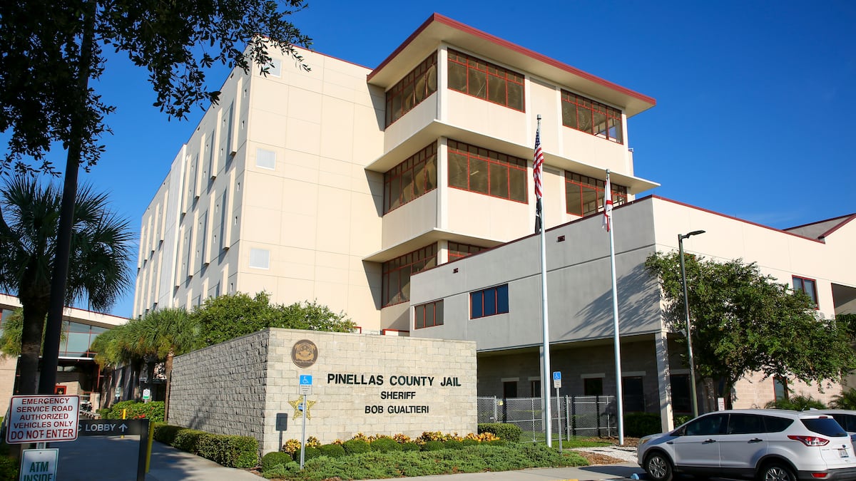 Man being held in Pinellas jail dies in hospital