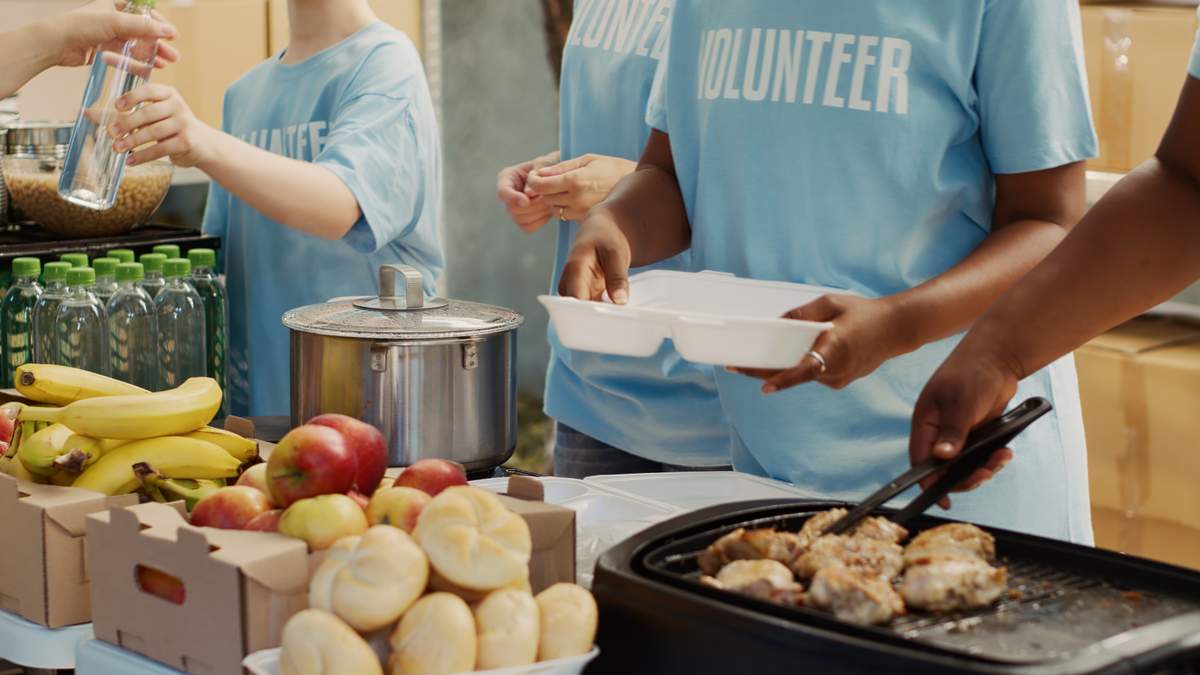 Metropolitan Ministries Seeks Holiday Food Donations in Tampa Bay | NewsRadio WFLA