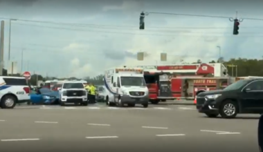 Multi-car crash closes all southbound Daniels Pkwy lanes at Six Mile Cypress | Lee County