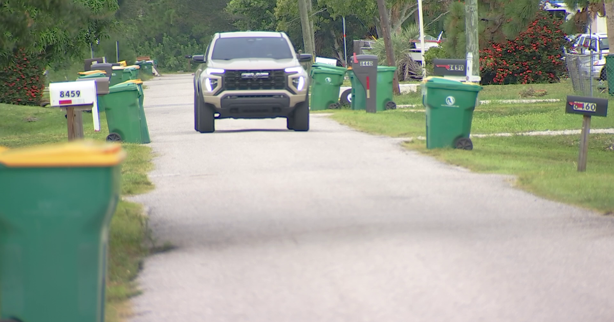 Narrow road in Charlotte County is a concern for neighbors | WINK Listens