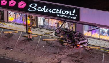 Man facing charges following crash in adult store on US 41 in Fort Myers | Lee County