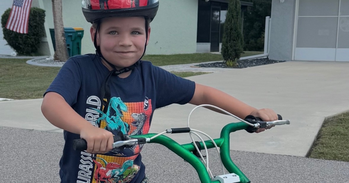 Community rallies for Cape Coral boy after bike stolen | Lee County
