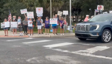 No Kings rallies take place across Southwest Florida | News