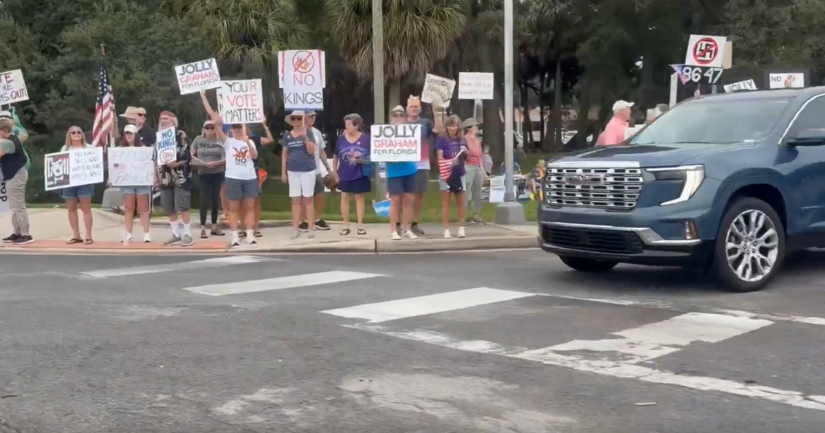 No Kings rallies take place across Southwest Florida | News