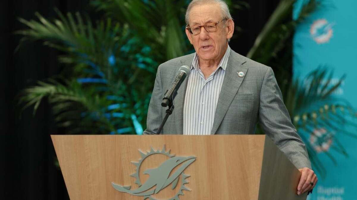 Stephen Ross sells minority Dolphins stake at NFL-record valuation