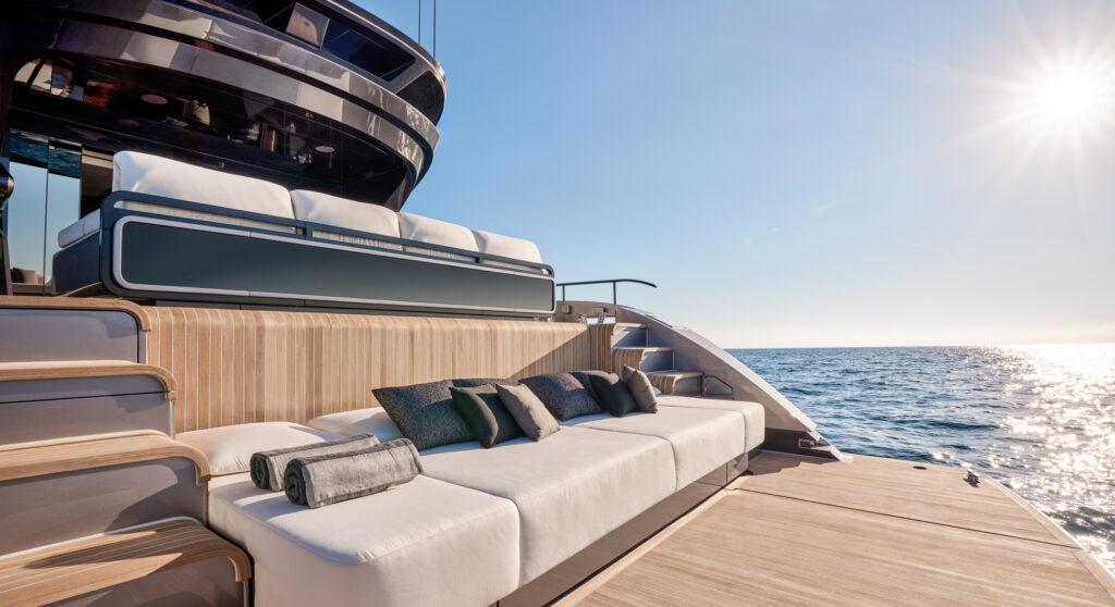 AB 95S yacht transom settee