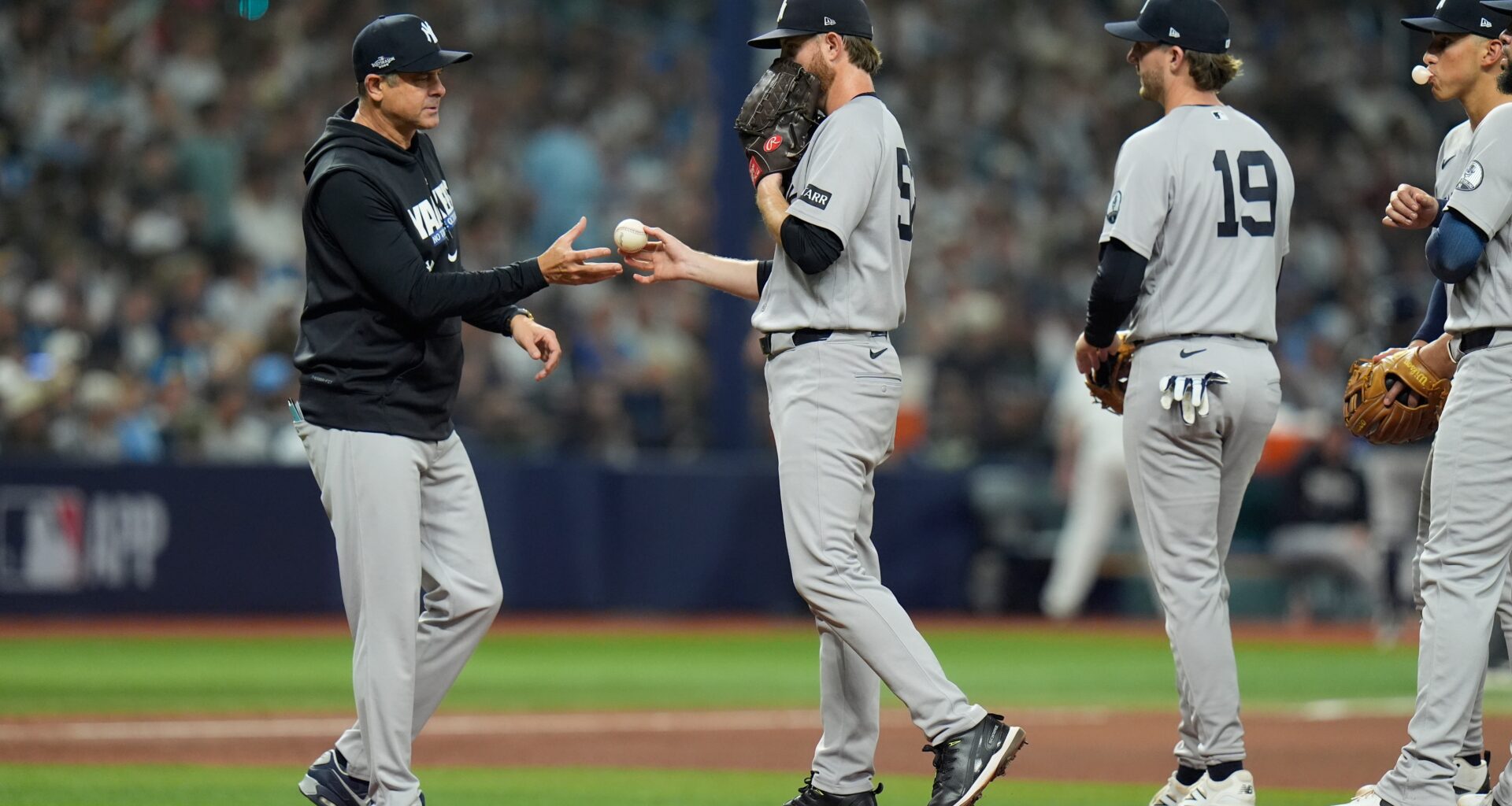 Yankees make most of rare road opportunity as they look to bounce back in ALDS