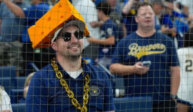 World Series: Milwaukee Brewers fans flock to the Trop