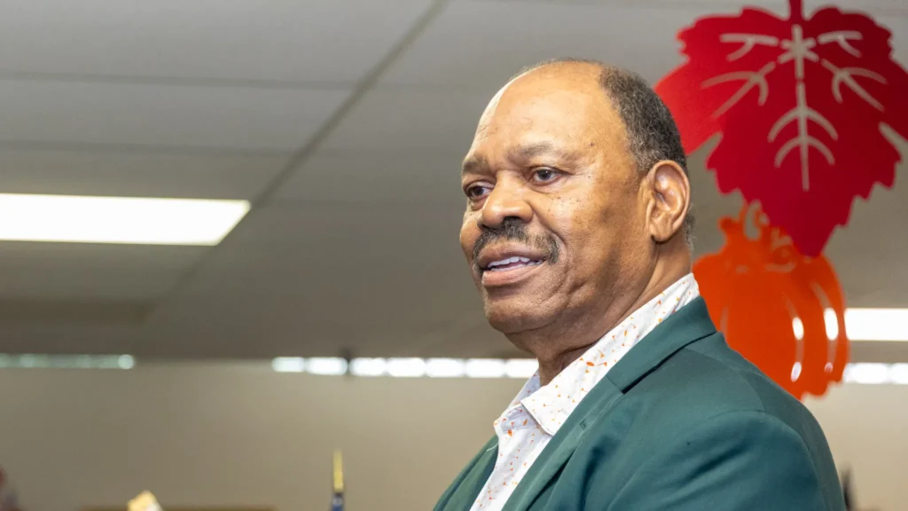 Basketball Hall of Famer Artis Gilmore announces Jacksonville City Council bid