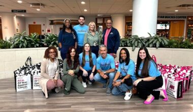 BROWARD HEALTH MEDICAL CENTER CANCER PATIENTS RECEIVE TOTES FOR HOPE FROM AUTONATION