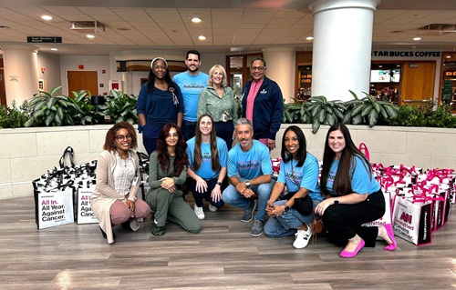 BROWARD HEALTH MEDICAL CENTER CANCER PATIENTS RECEIVE TOTES FOR HOPE FROM AUTONATION