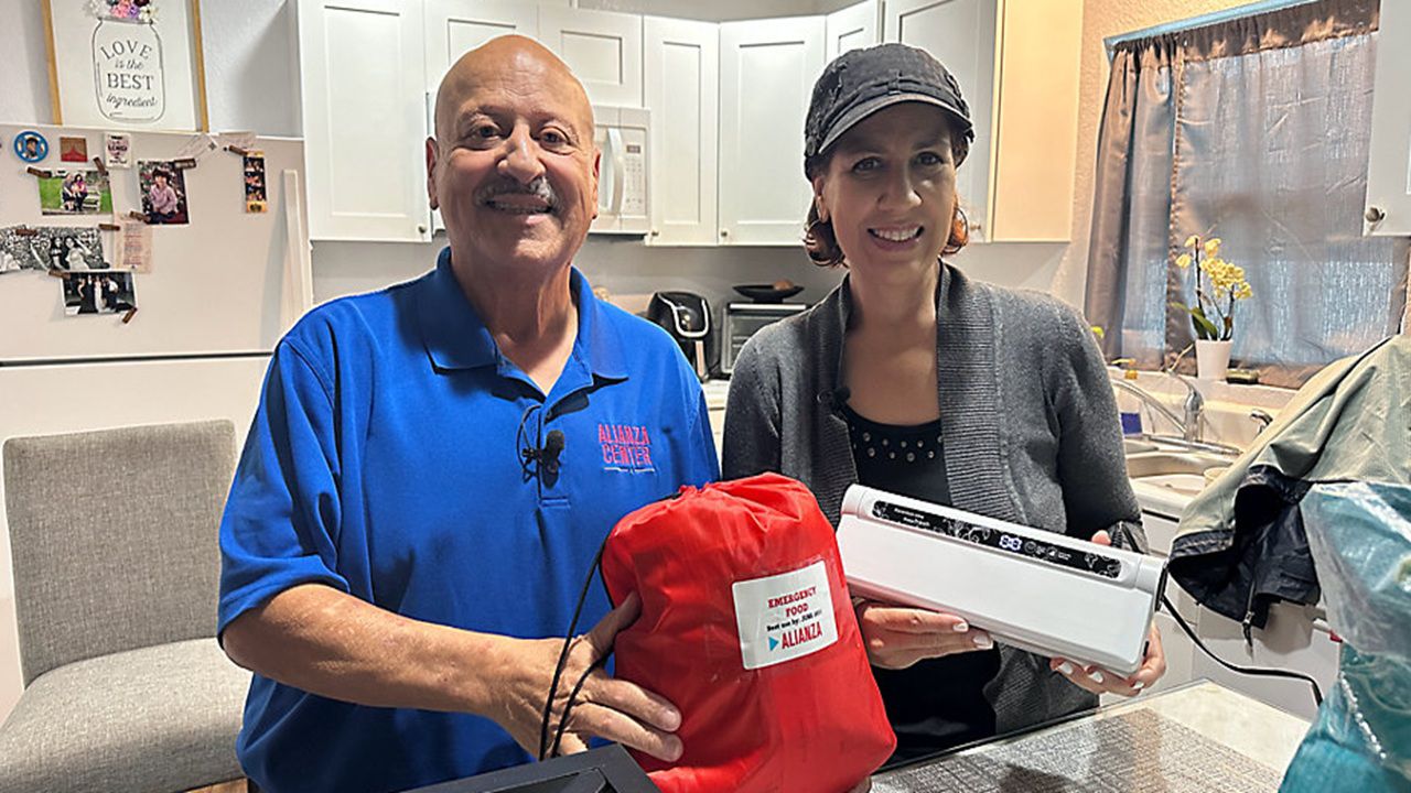 Alianza Center helps families prepare emergency storm meals
