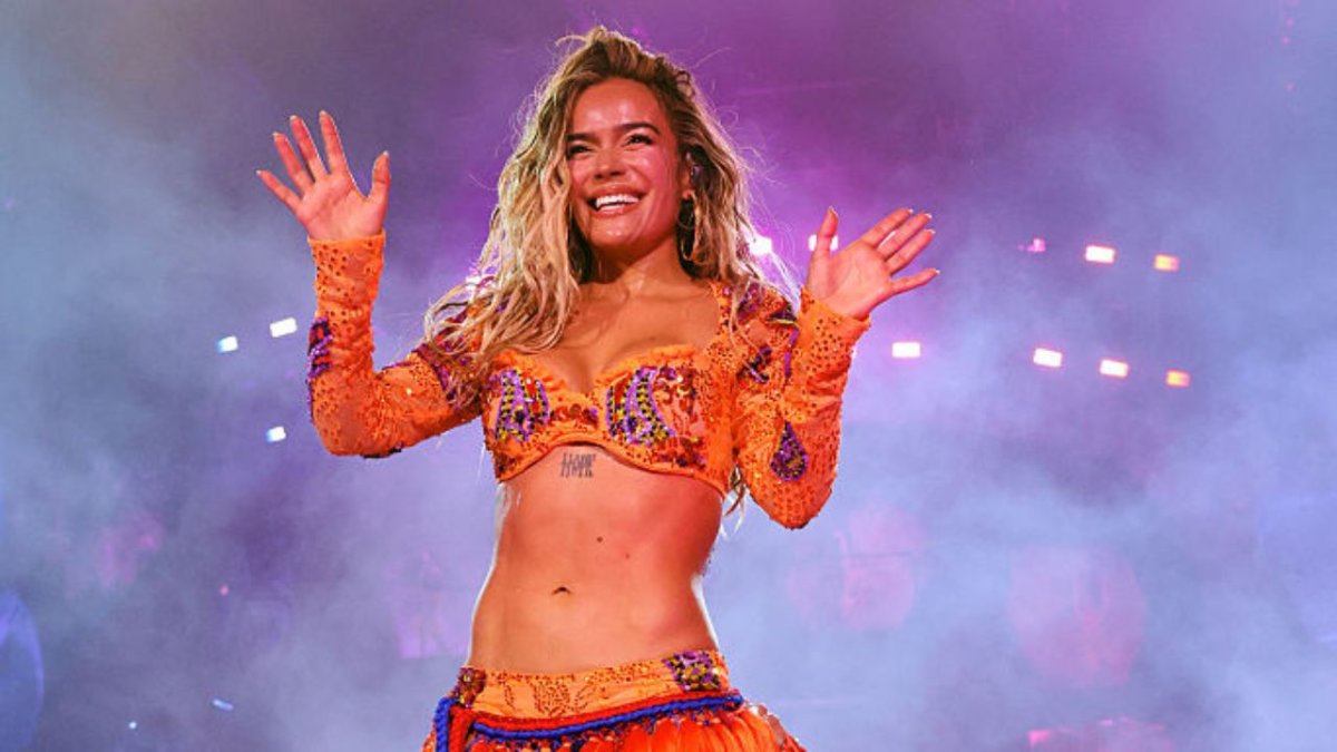 Latin pop star Karol G brings “Tropitour” to Miami for two nights – NBC 6 South Florida
