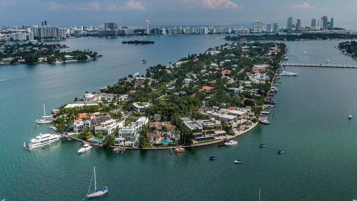 Homes on luxurious Hibiscus Island, a man-made island in Biscayne Bay near the MacArthur Causeway, often sell for tens of millions of dollars.