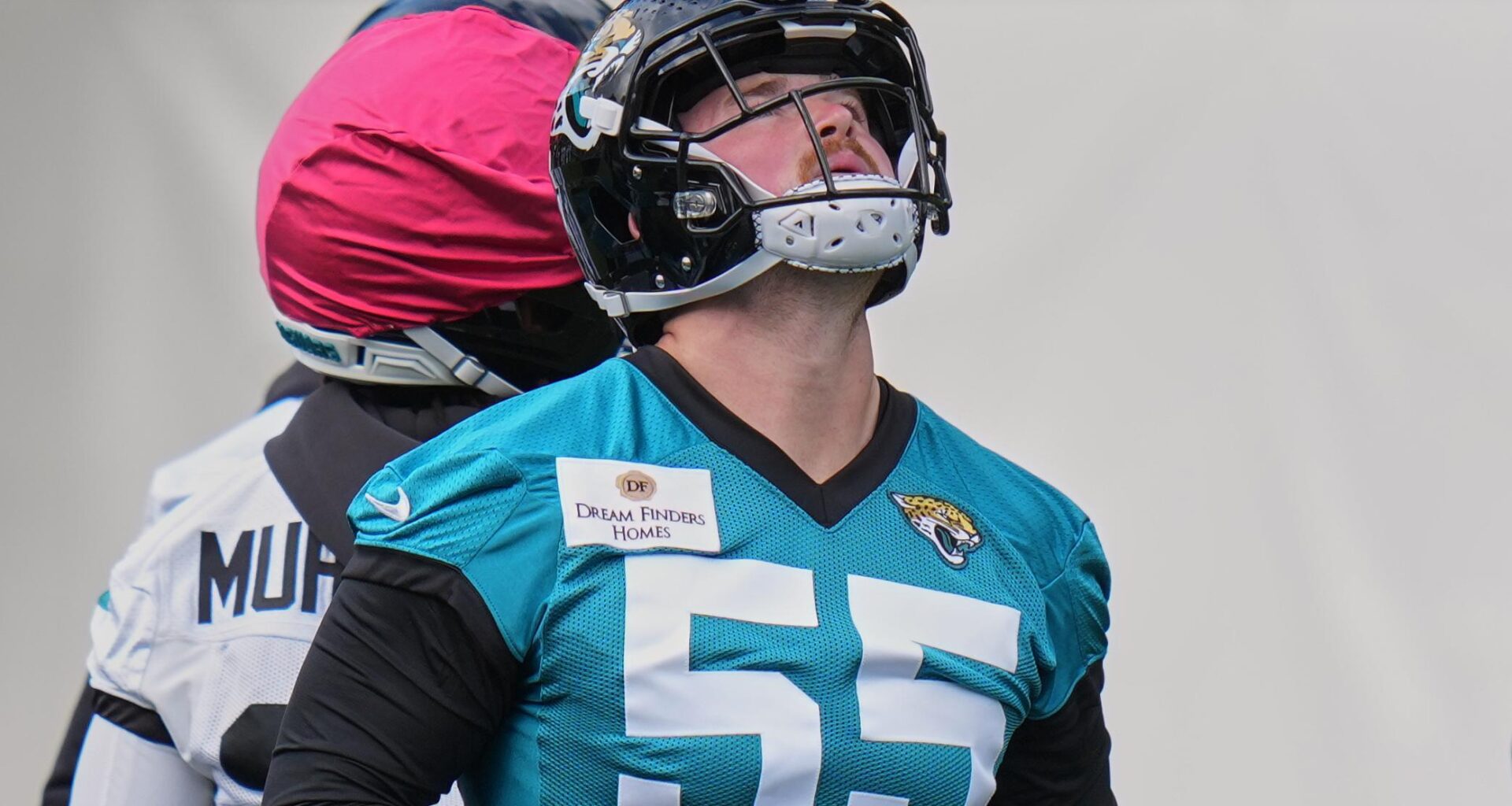 Long snapper cuts short camping trip and locates passport to sign with Jaguars in London – Orlando Sentinel