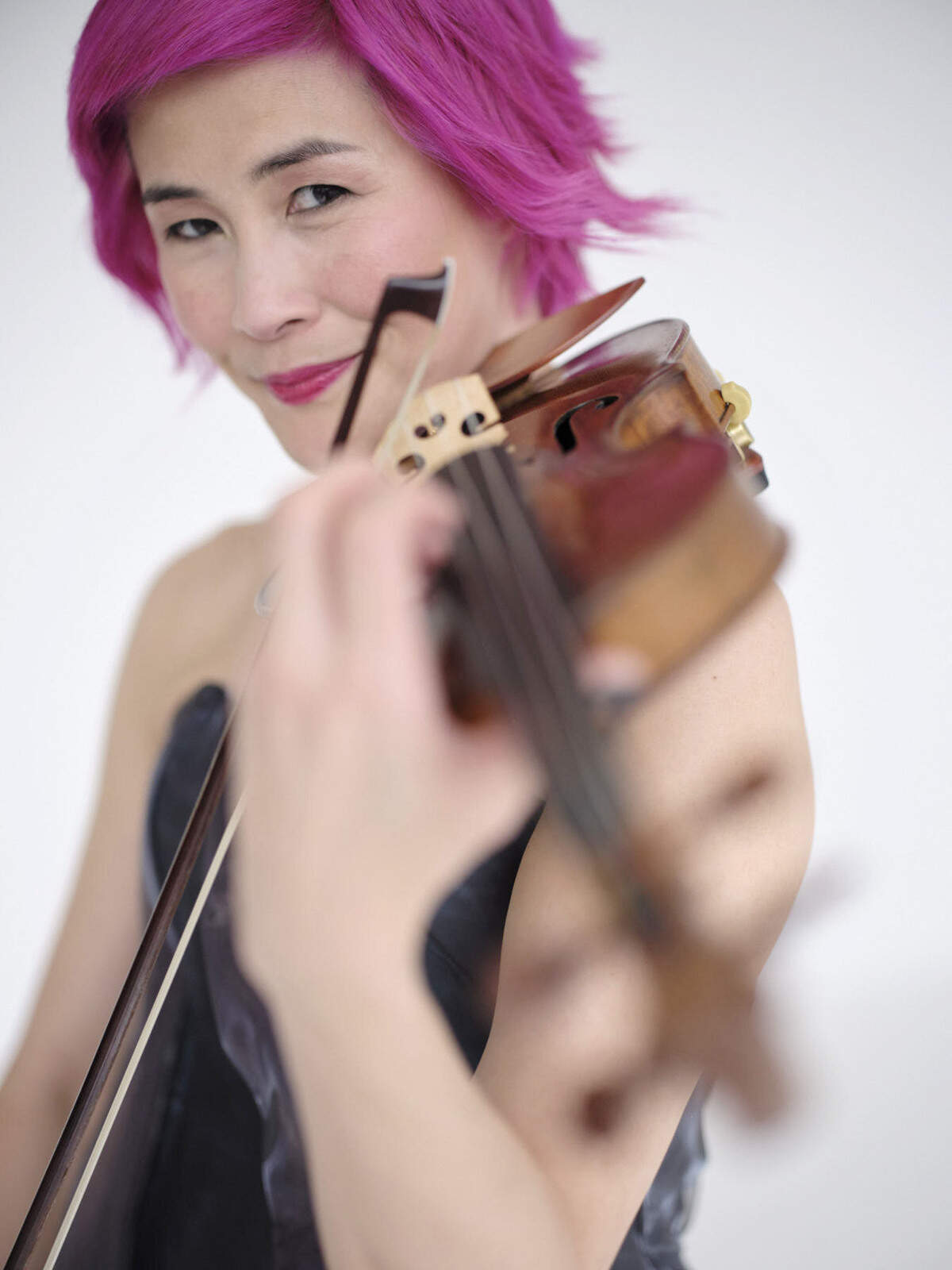 New World Symphony is joined by violinst Jennifer Koh for a performance featuring works of great composers of the late 20th century.