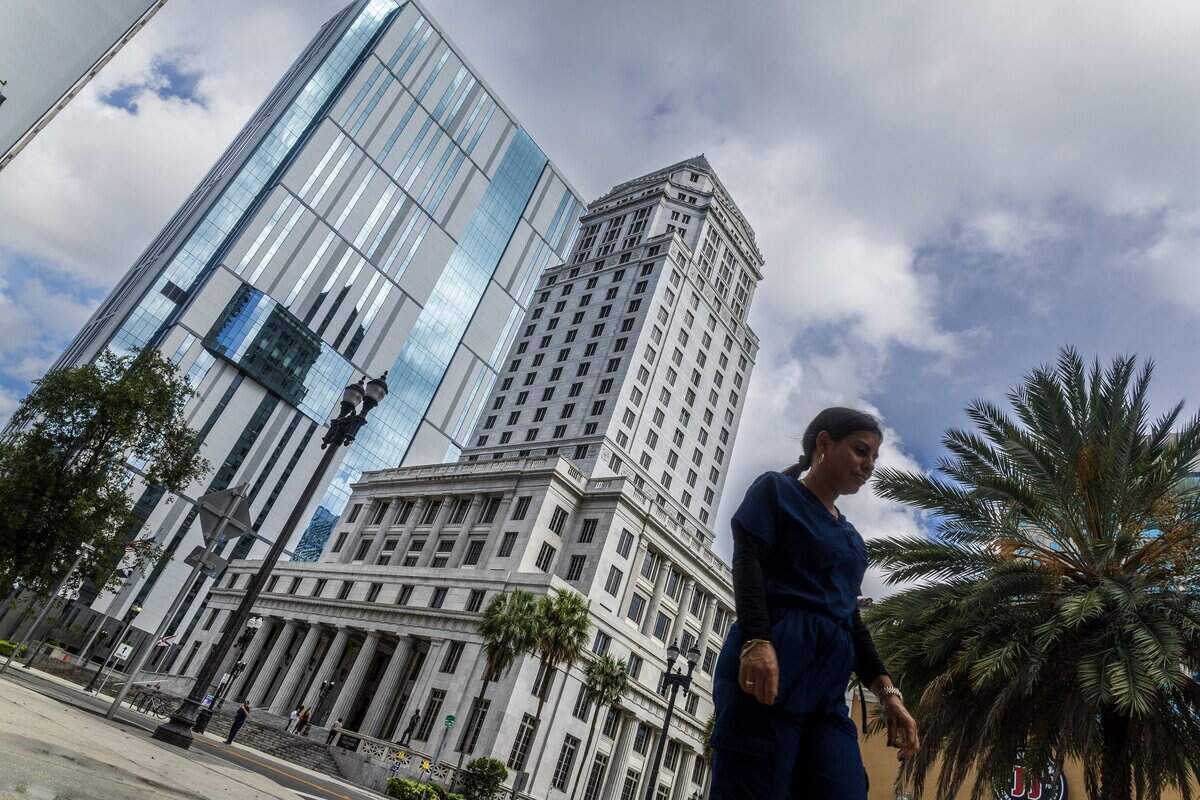Miami-Dade’s historic downtown courthouse building is up for sale and Moishe Mana wants to buy it. His plan is to renovate it and turn it into a cultural hub.