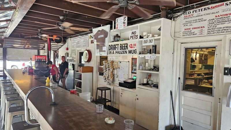 Old Florida Charm, No Frills Attached