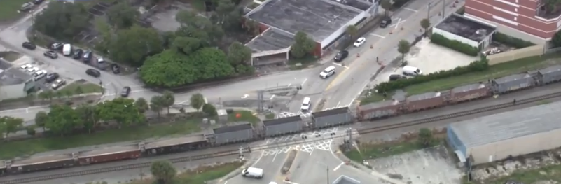 1 dead after freight train strikes pedestrian in Fort Lauderdale; multiple roads closed on Flagler Dr - WSVN 7News | Miami News, Weather, Sports