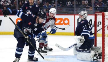Deen's Daily: Avalanche Looked More Confident vs Tampa Bay; Hellebuyck Leaves Central Division
