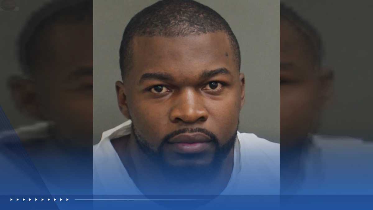 Suspect arrested after downtown Orlando stabbing leaves victim critically injured, police say