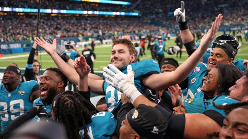 Jaguars clip Eagles’ wings with walk-off field goal in London thriller