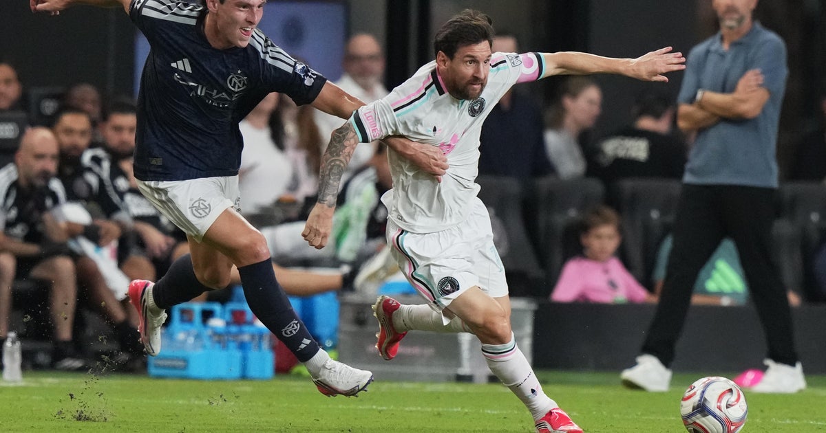 Messi assists on De Paul goal as Inter Miami beats NYCFC 2-0 and returns to the MLS playoffs