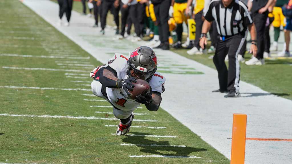 Packers beat Buccaneers 17-14 in Tampa