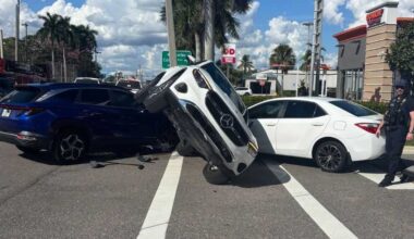 No injuries reported in 3-vehicle crash on US-41 at Franklin St in Fort Myers