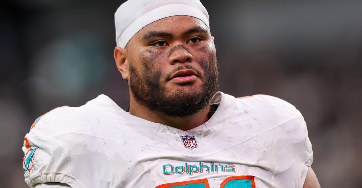 Miami Dolphins news roundup: Jonah Savaiinaea’s improvement, Vikings game grades
