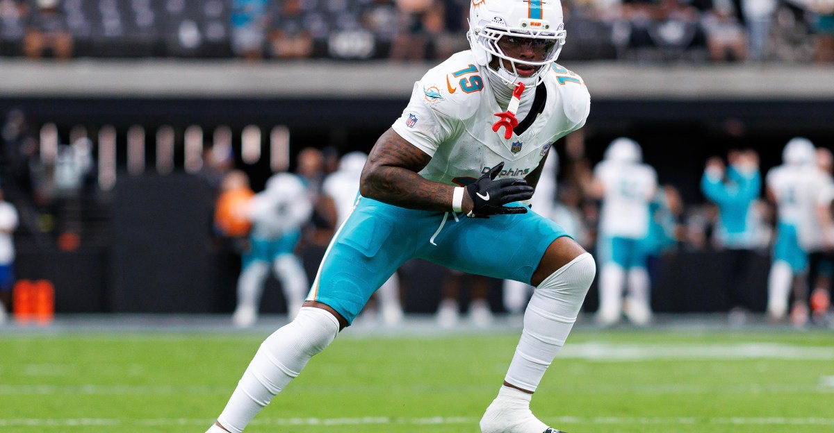 Kyle Louis returns to Miami Dolphins practice