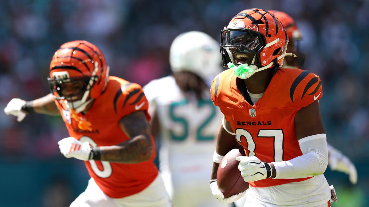 Bengals' Jordan Battle intercepts Malik Willis twice after finding tell in Miami QB's throwing mechanics