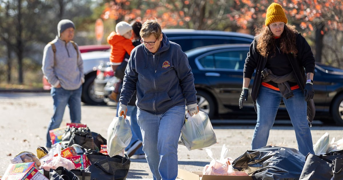 Winter Springs police holiday food drive starts Oct. 20
