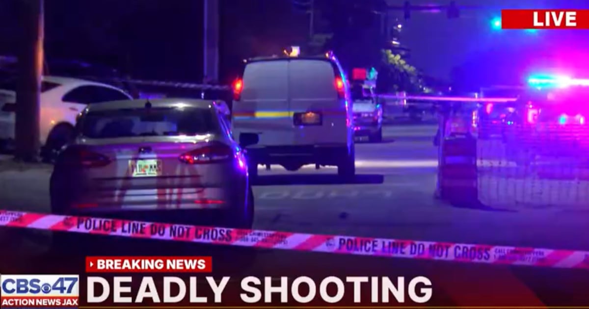 Jacksonville police detain multiple people after man shot to death in Durkeeville – 104.5 WOKV