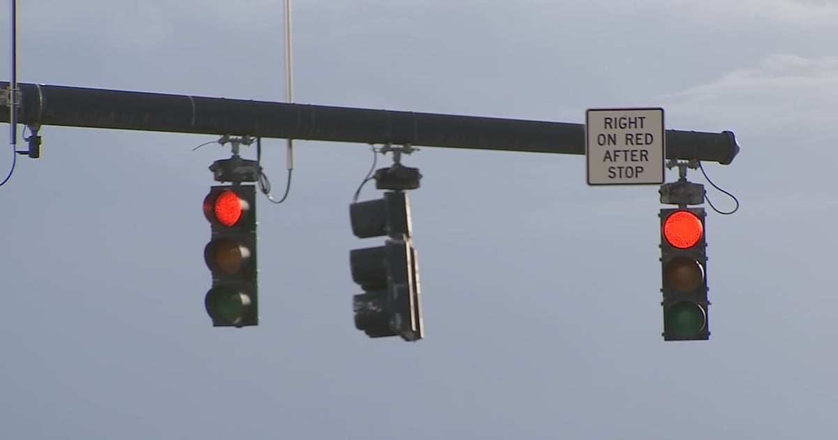 Orlando begins selection process to expand red-light cameras