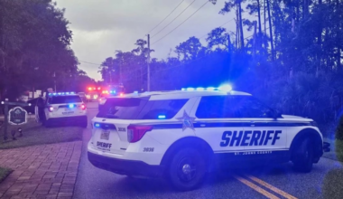 Roscoe Boulevard closed after Tuesday morning crash