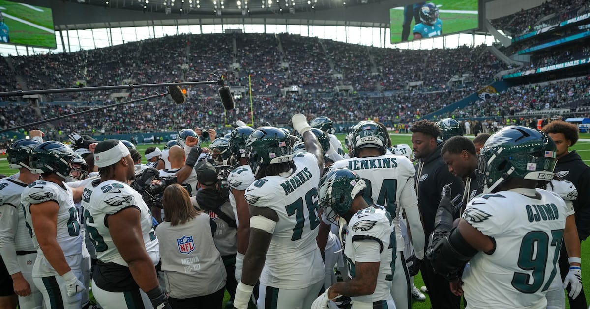 Two ejections on opening kickoff of Eagles-Jaguars game in London - WSB-TV Channel 2