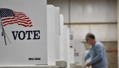 Duval voters report touch screen issues with ExpressVote machines during early voting – Action News Jax
