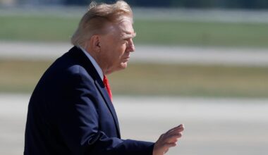 President Trump will attend Pittsburgh Steelers game in Tampa Bay, reports say