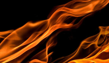 Tallahassee firefighters battle massive recycling fire