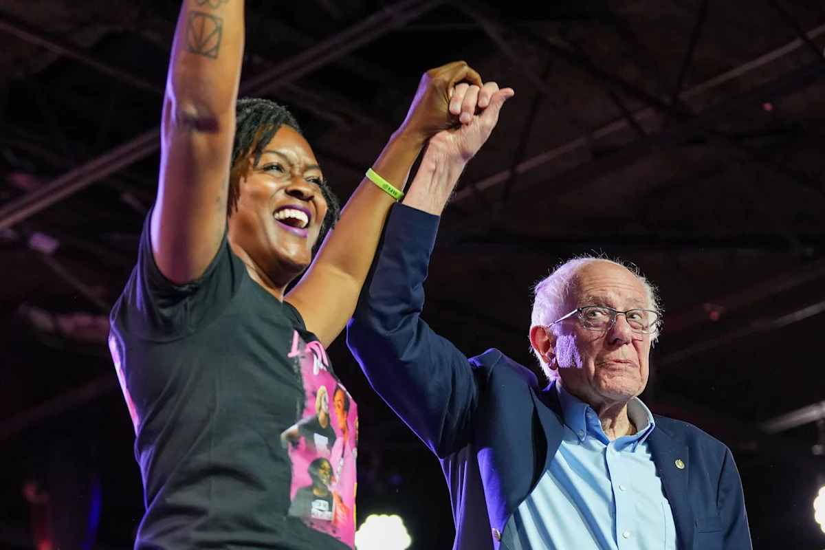 Sen. Bernie Sanders rallies with Angie Nixon in Tallahassee