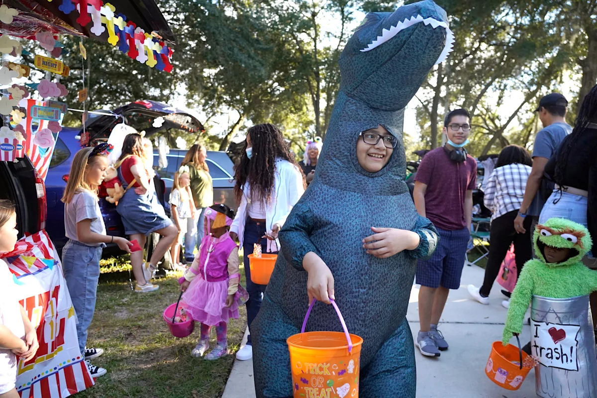 Tampa neighborhood lands in Reese’s trick-or-treatiest streets