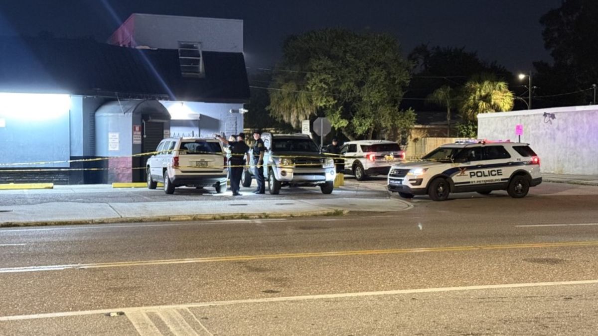 Police search for gunman after dispute leads to shooting at St. Pete liquor store