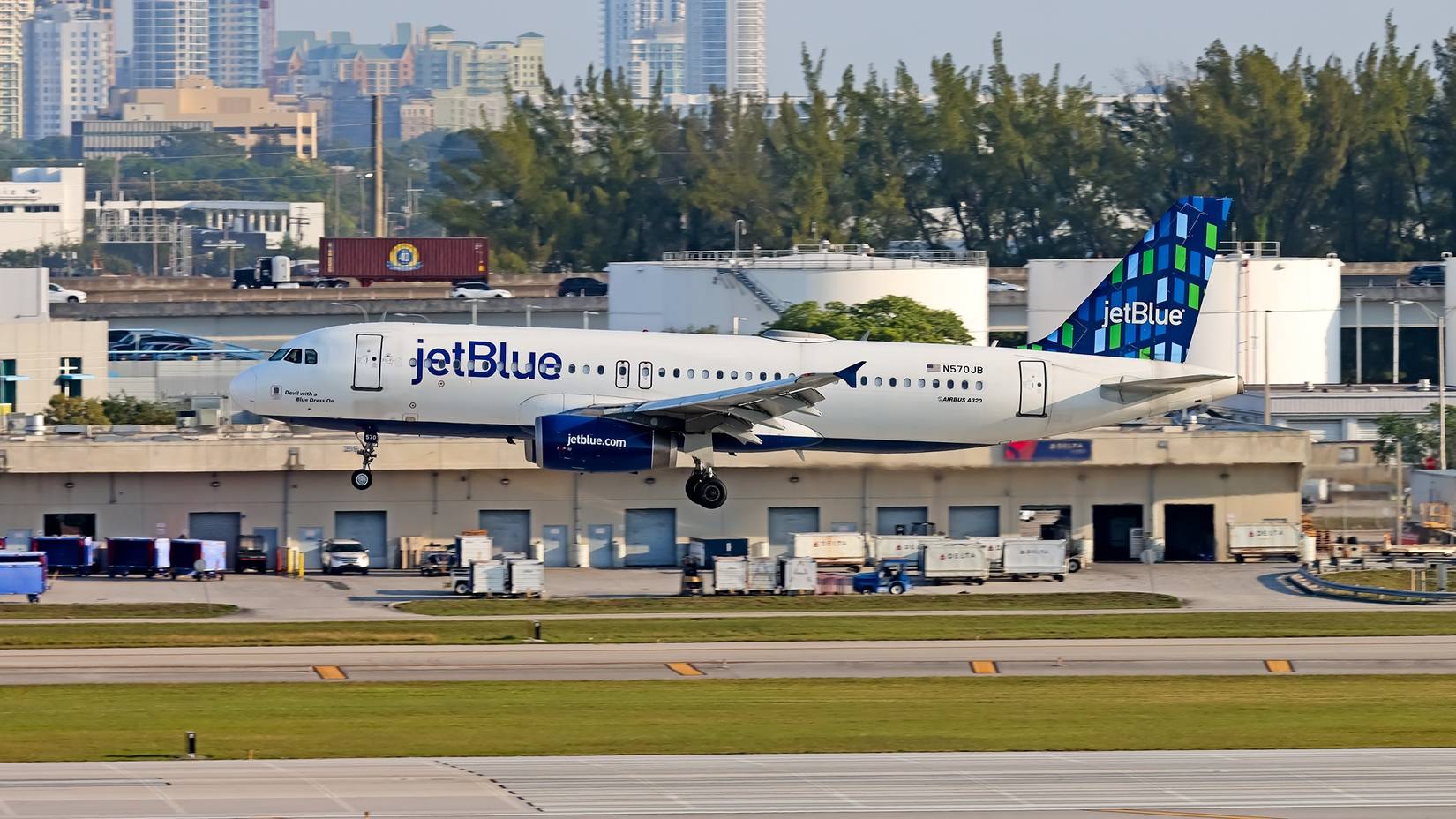 JetBlue Airbus A320 at Fort Lauderdale Ryken Papy (1)
