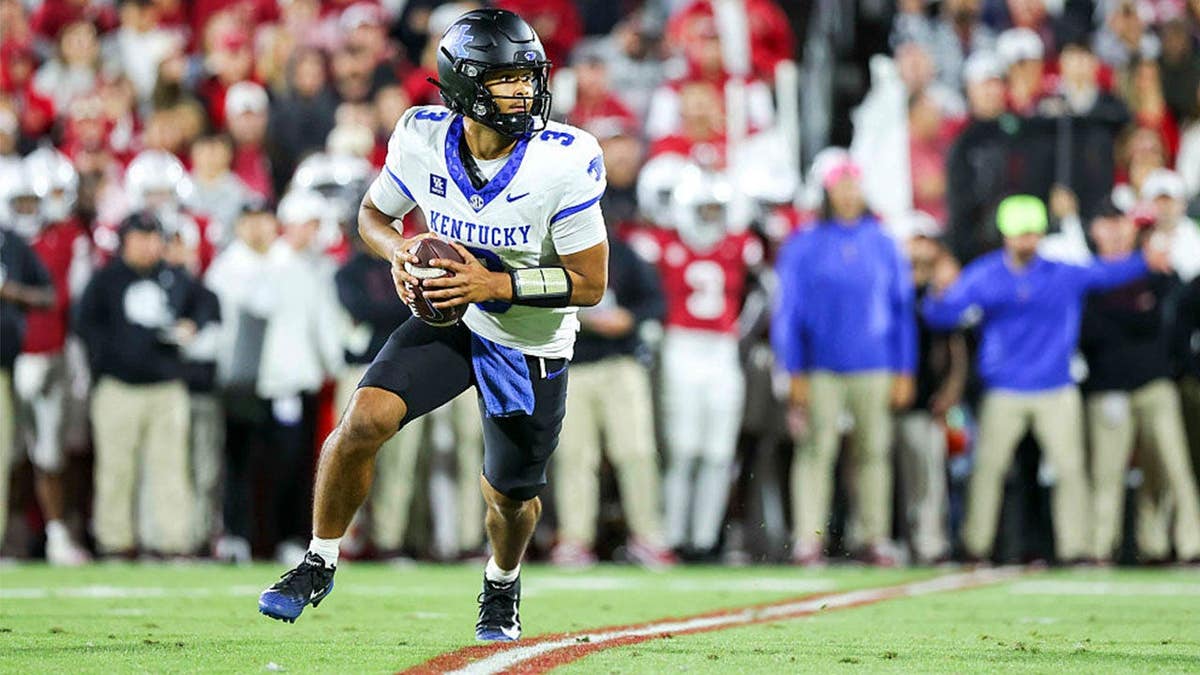 Kentucky Wildcat quarterback Kenny Minchey