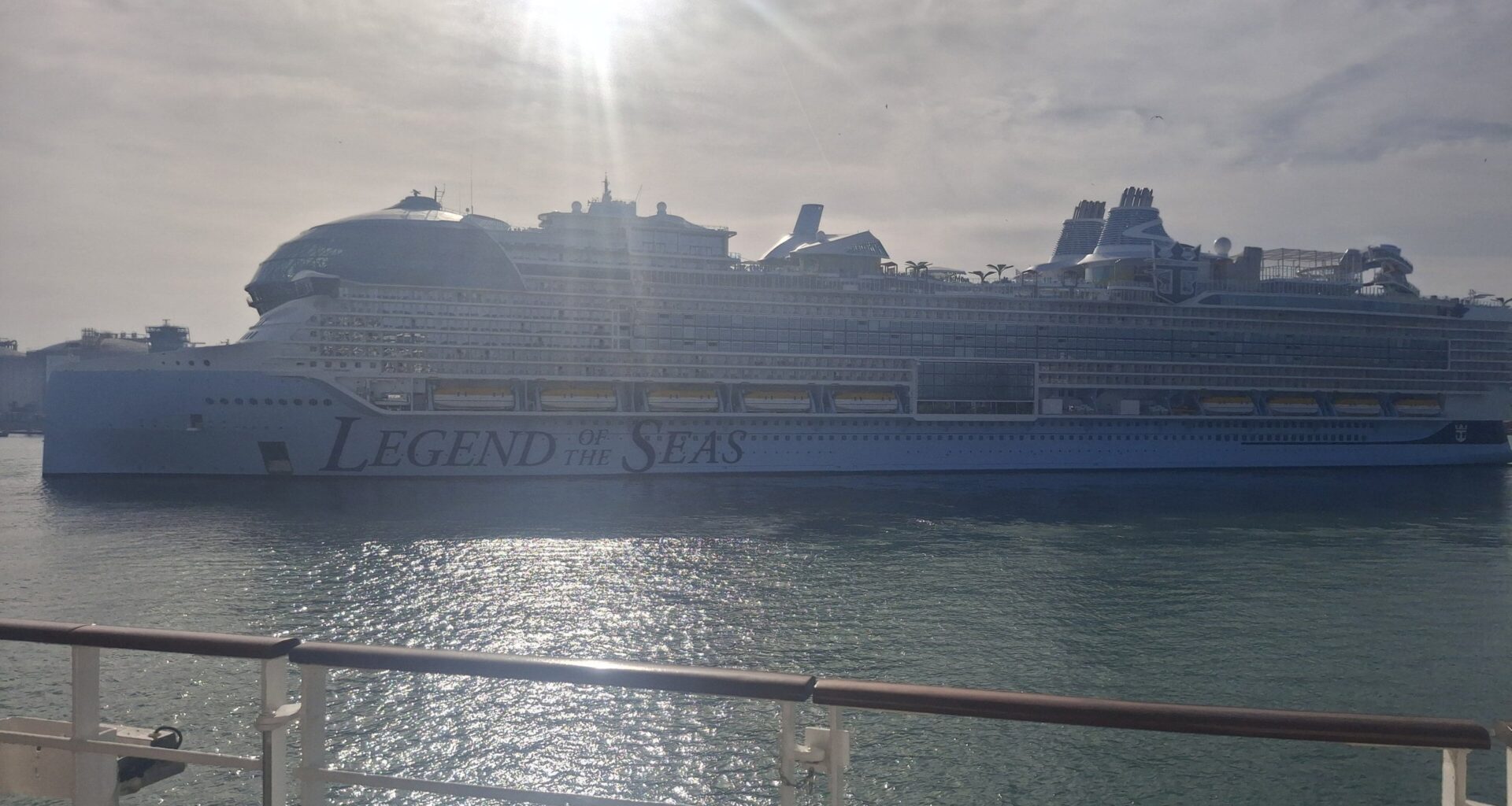 Legend of the Seas, 365 m long and about 250,800 gross tons, left Meyer Turku in Finland this year carrying what Royal Caribbean calls the largest waterpark at sea, and it set off from Barcelona for Fort Lauderdale on 25 October 2026.