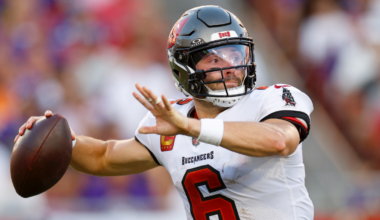 Tampa Bay Rays help Buccaneers' Baker Mayfield create glove to return from injury