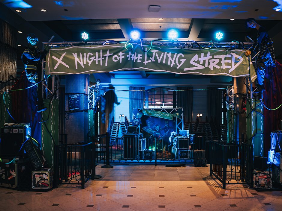 Universal Orlando Hotel Bars Reveal Halloween Overlays & Menus, Featuring Universal Monsters Lounge