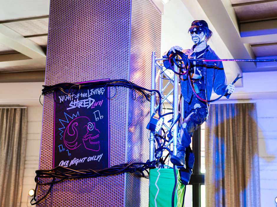 Universal Orlando Hotel Bars Reveal Halloween Overlays & Menus, Featuring Universal Monsters Lounge